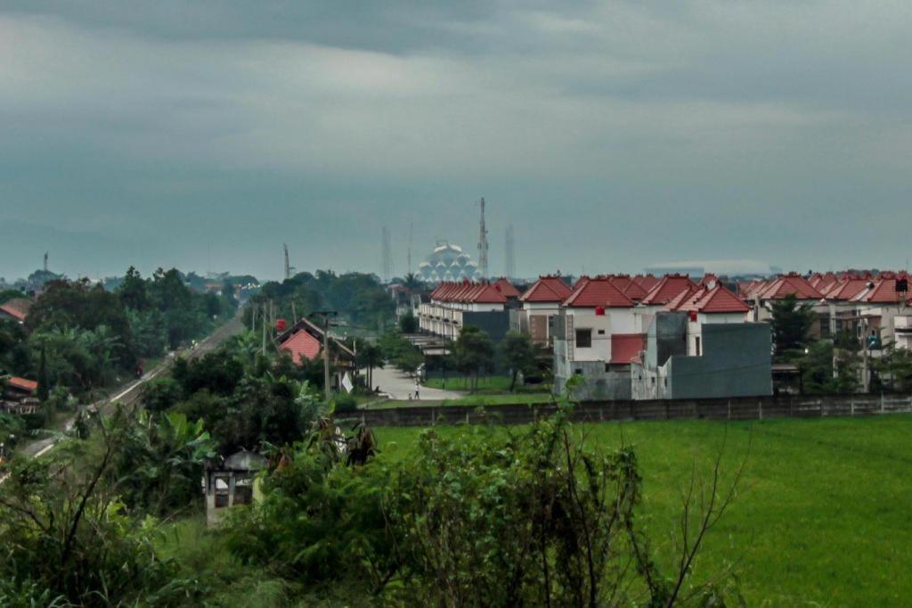 Super Oyo Capital O 483 Tamansari Panoramic Bandung Ξενοδοχείο Εξωτερικό φωτογραφία